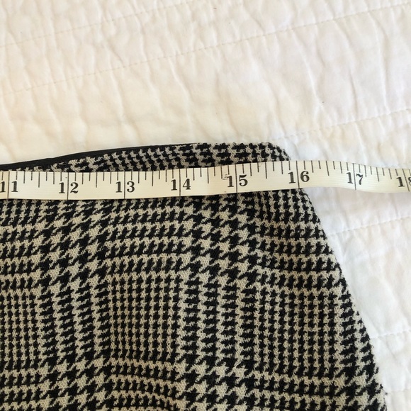 Houndstooth Pencil Skirt - Picture 7 of 11